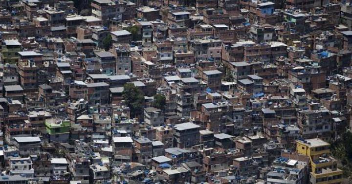 Ce se întâmplă dacă întreaga populație a Pământului este plasată într-un oraș?